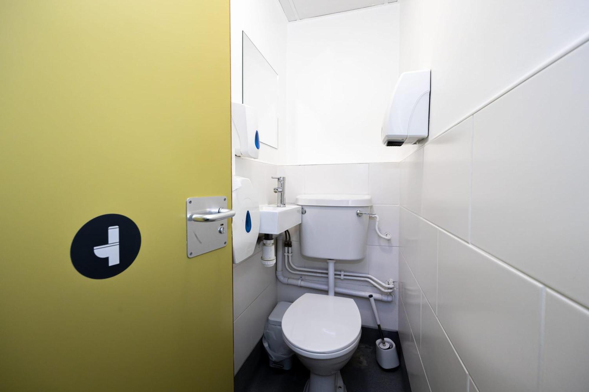 Spacious Room With Shared Facilities London Exterior foto